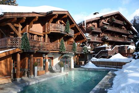 Chalet coté piscine hiverweb.jpg